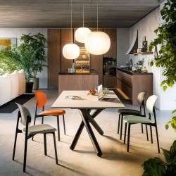 Chaise moderne en...